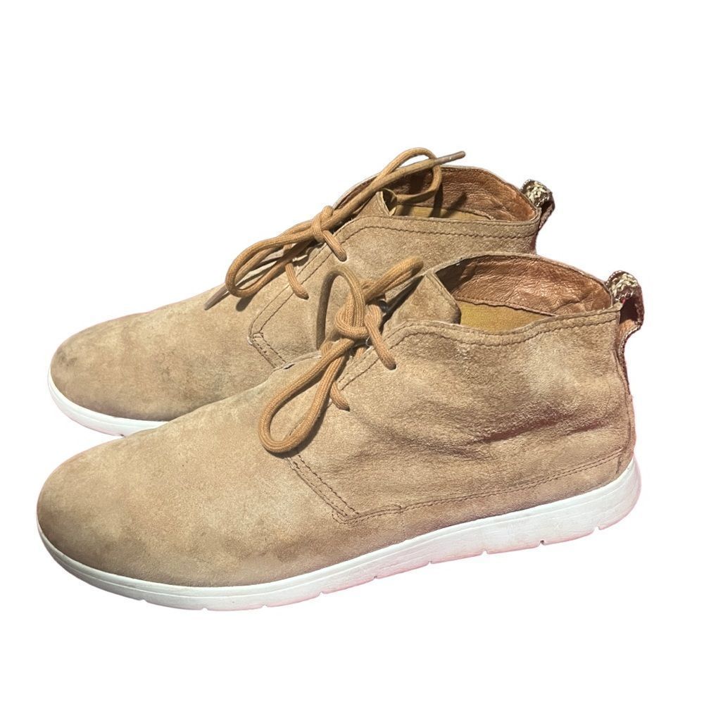 UGG Australia "Freamon" Treadlite Ankle Chukka